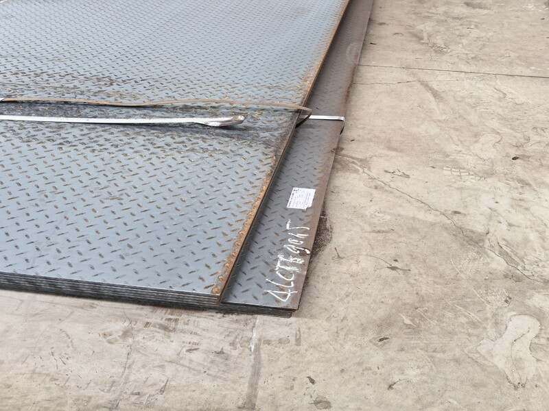 THÉP TẤM CHỐNG TRƯỢT 4MM, THÉP TẤM GÂN 4LI