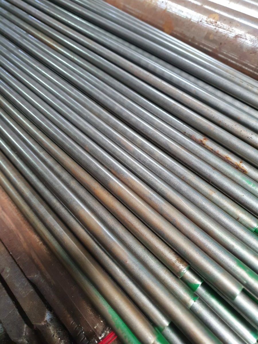 THÉP TRÒN ĐẶC KÉO BÓNG PHI 28