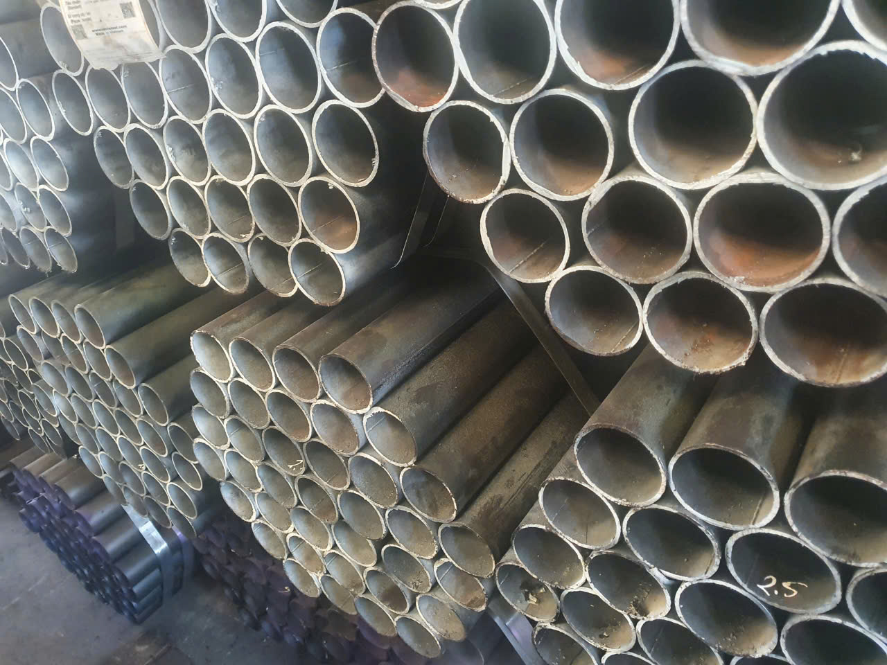 THÉP ỐNG ĐEN PHI 54